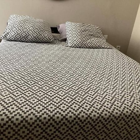 T 2 Calme&Douceur Apartment Tarbes Bagian luar foto